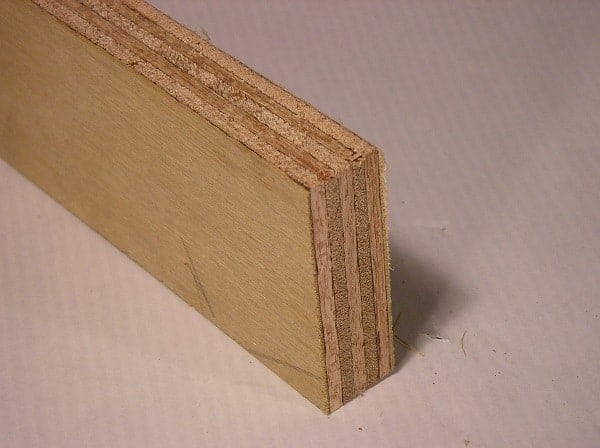 legno costituito da pezzi di legno compensato