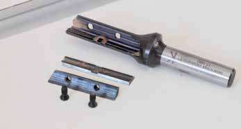 una fresa Fraiser Tools smontata durante i test di LegnoLab